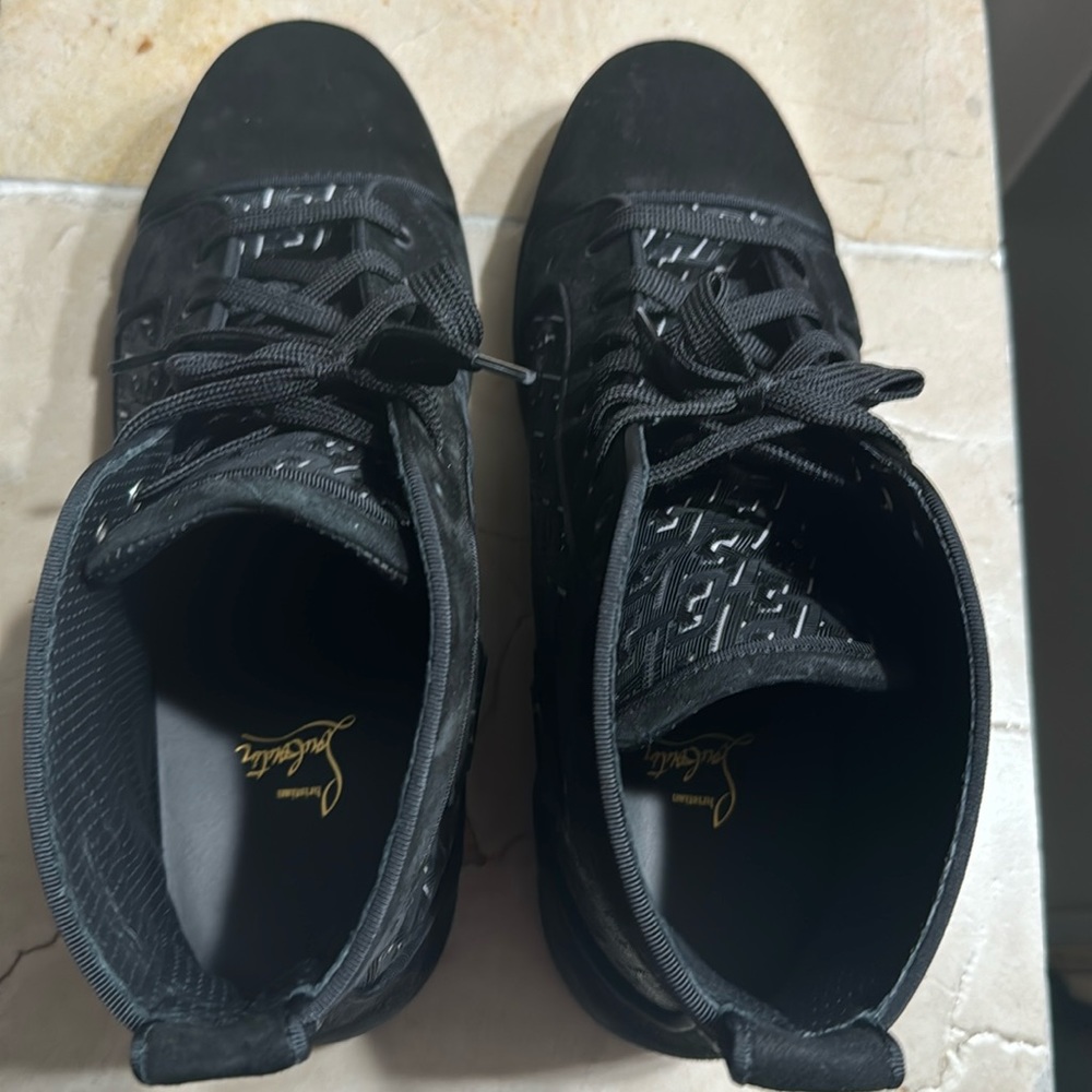 Purchased brand new. Bought size to big. Wore them 3 times.In perfect condition.